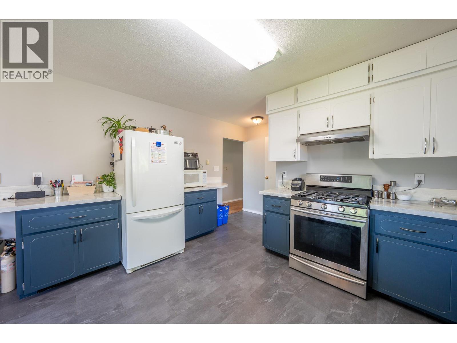 6055 Darcy Road - 20