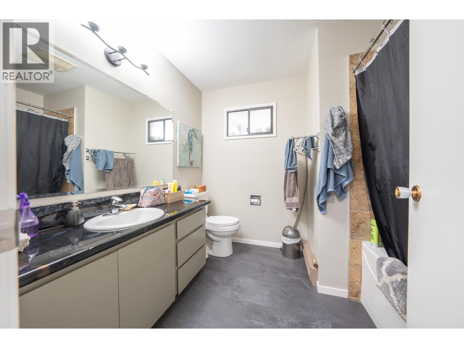 6055 Darcy Road - 36
