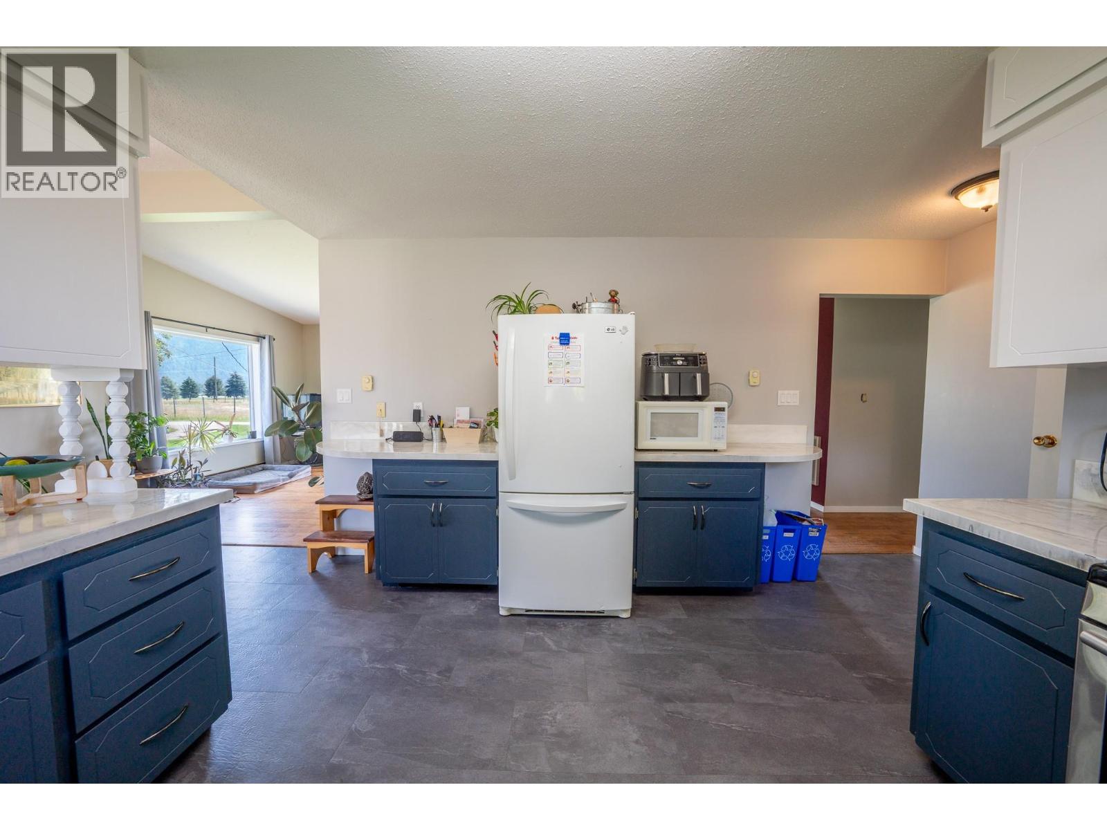 6055 Darcy Road - 21