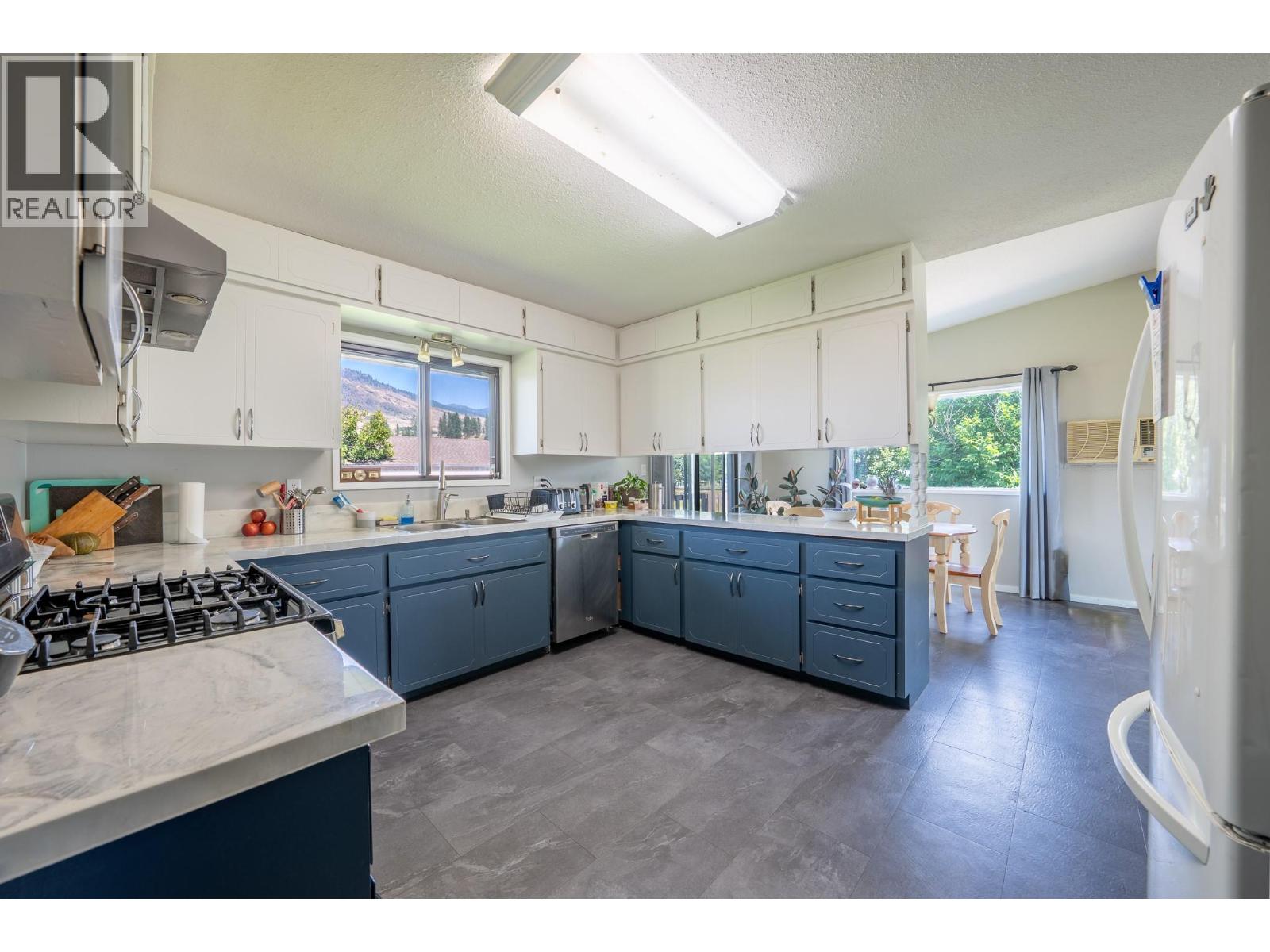 6055 Darcy Road - Image 16