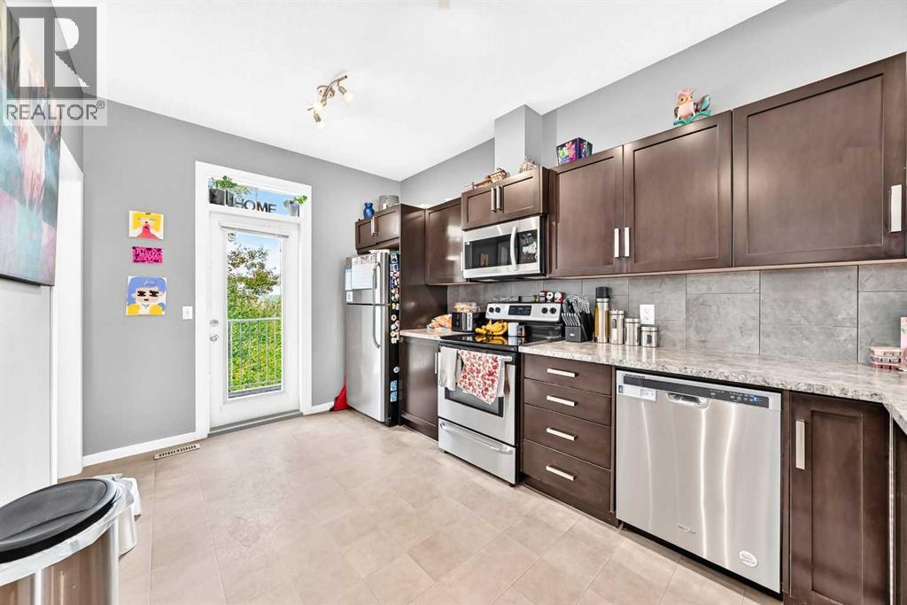60 New Brighton Point SE, New Brighton, Calgary photo 3