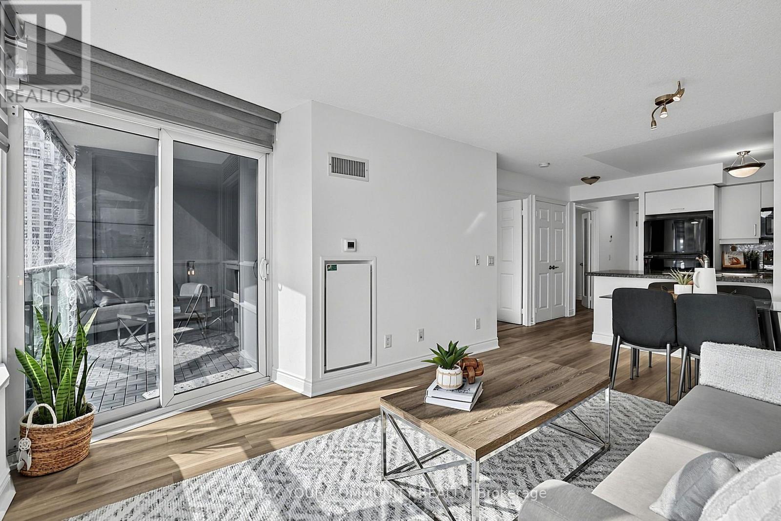 #622 25 GREENVIEW AVENUE - Image 24