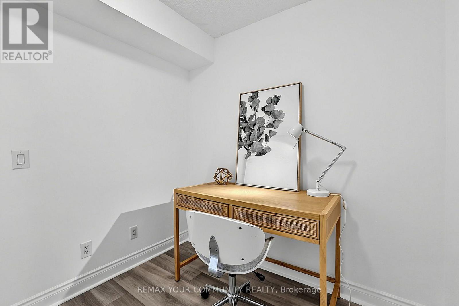 #622 25 GREENVIEW AVENUE - Image 32