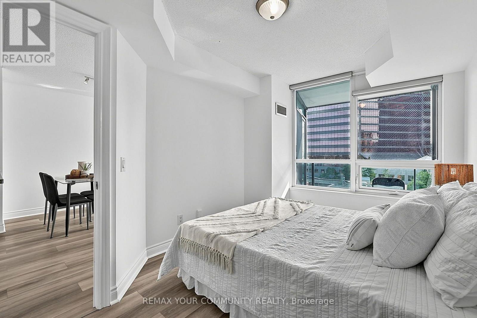 #622 25 GREENVIEW AVENUE - Image 27