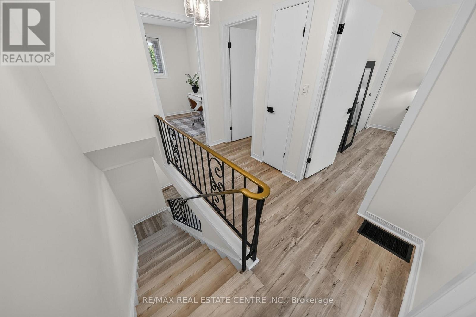 21 COACHWOOD ROAD - 18