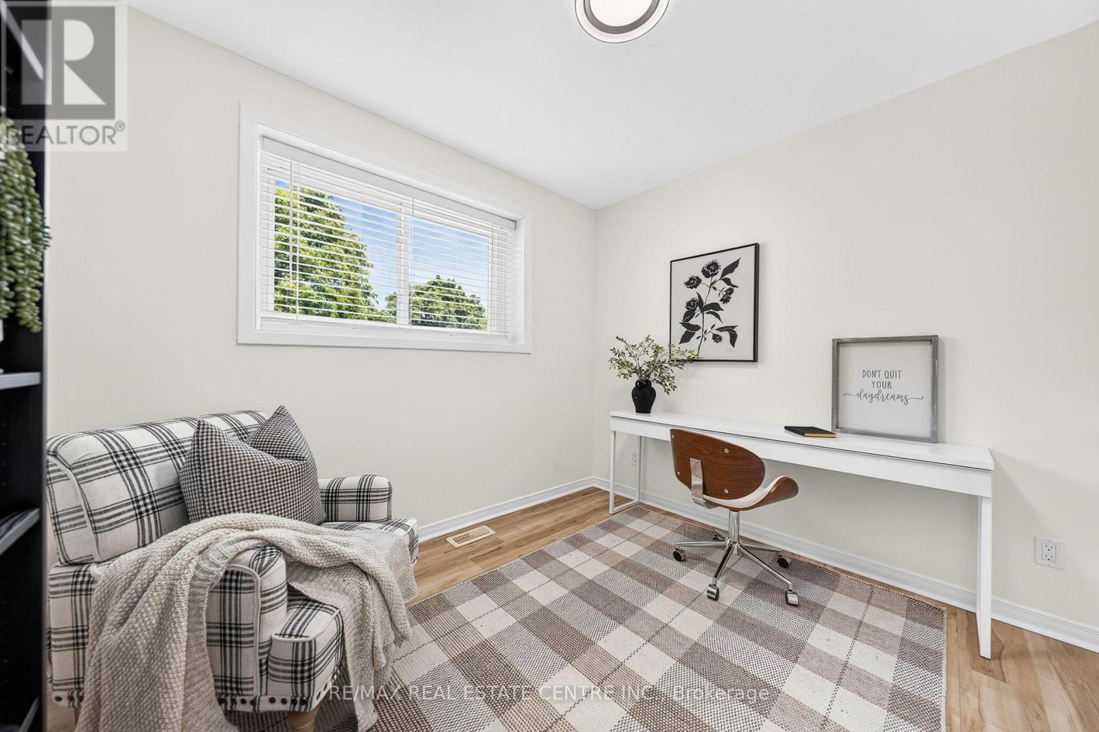 21 COACHWOOD ROAD - 22
