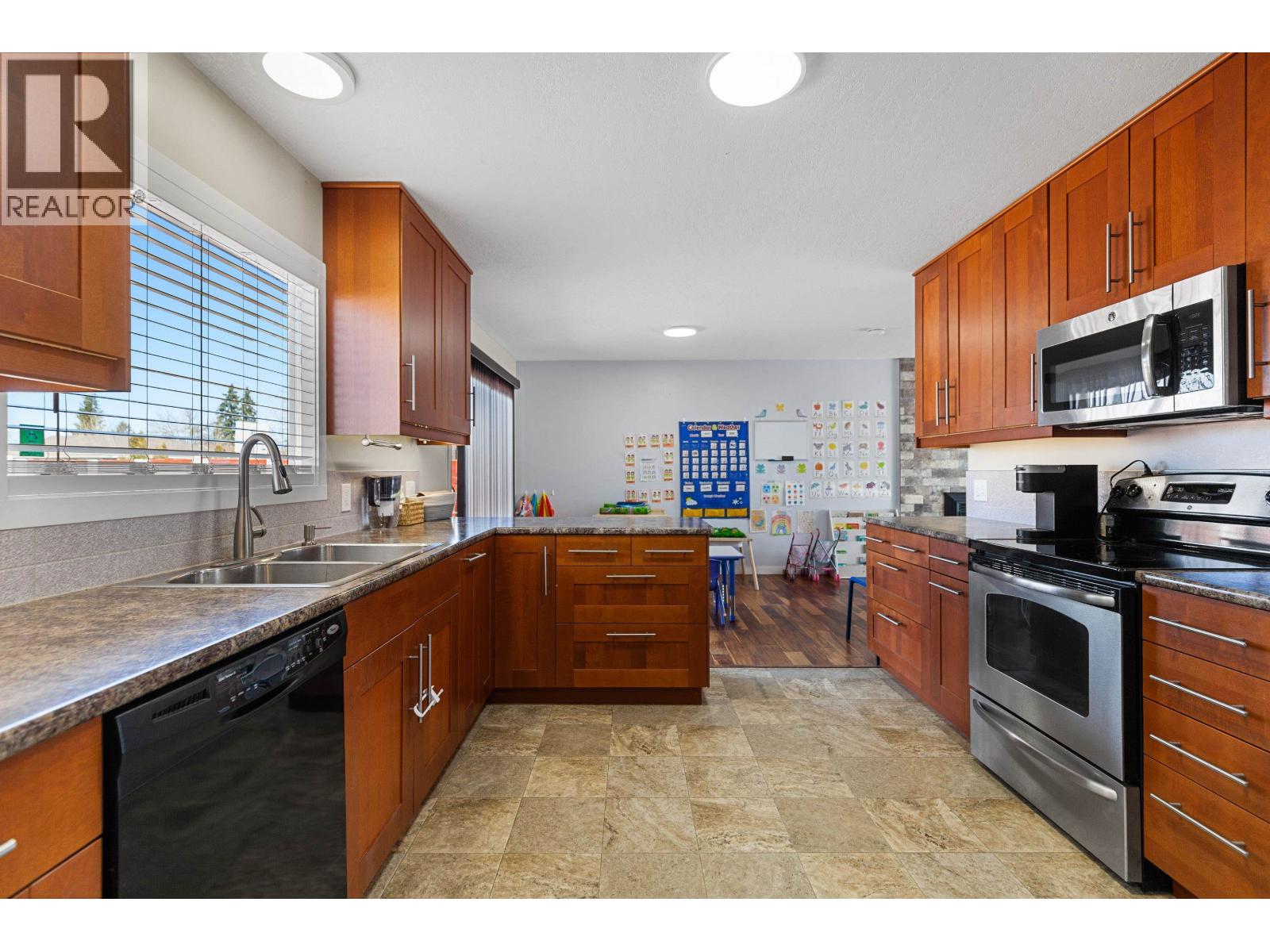 1511 ALWARD STREET - 13