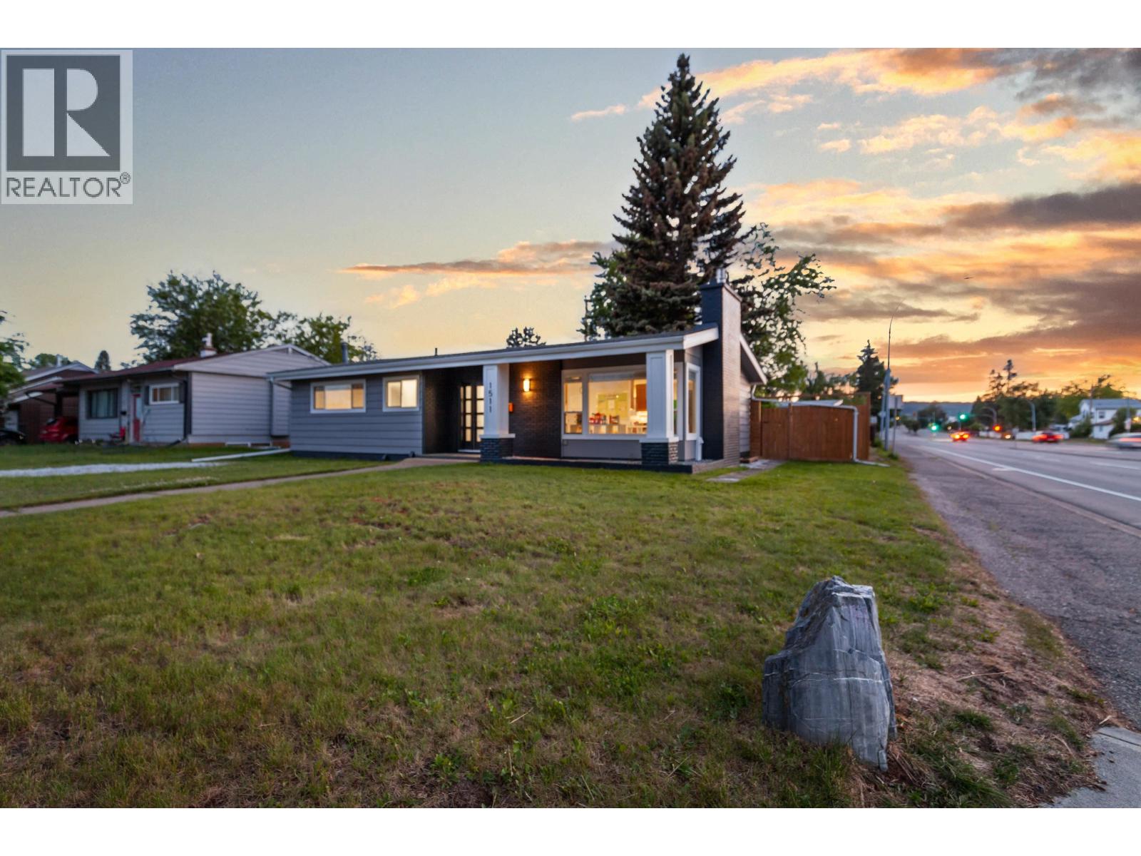 1511 ALWARD STREET - 3