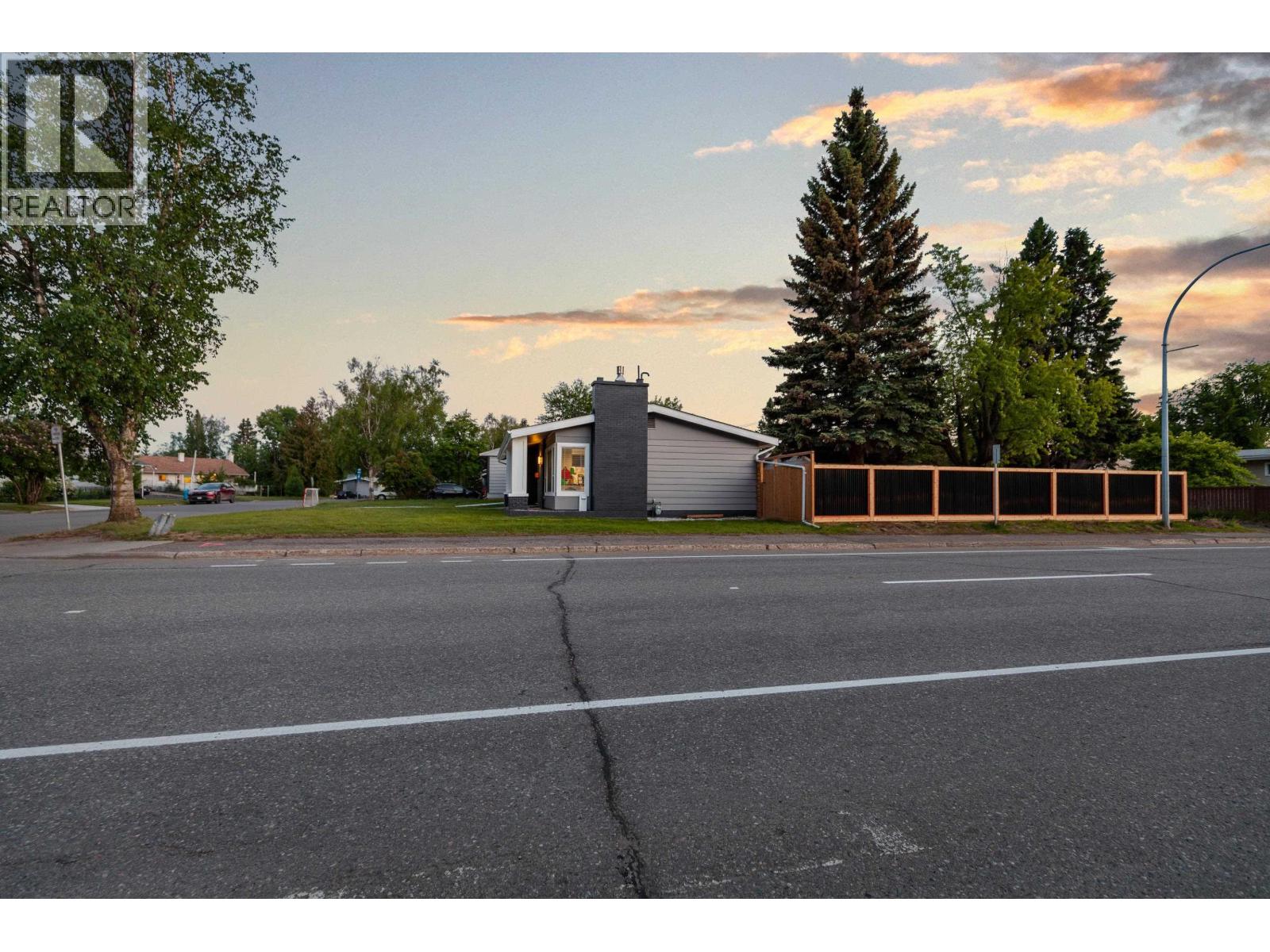 1511 ALWARD STREET - 6