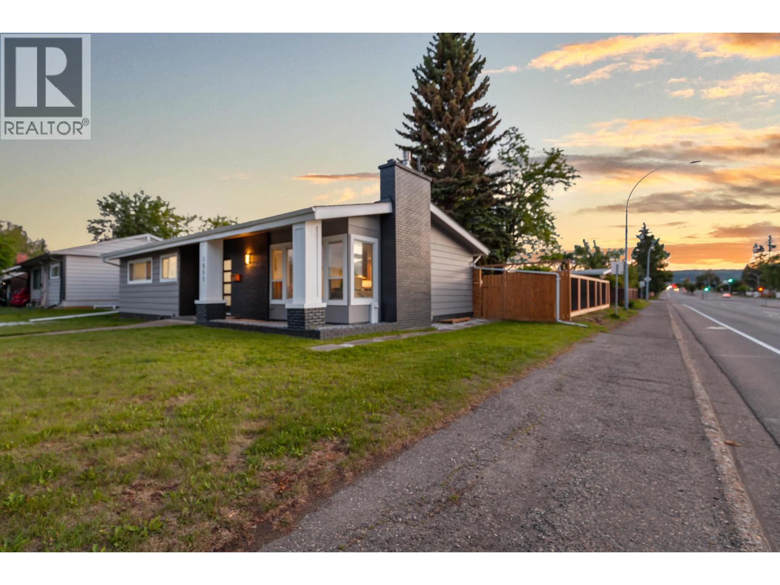 1511 ALWARD STREET - 5