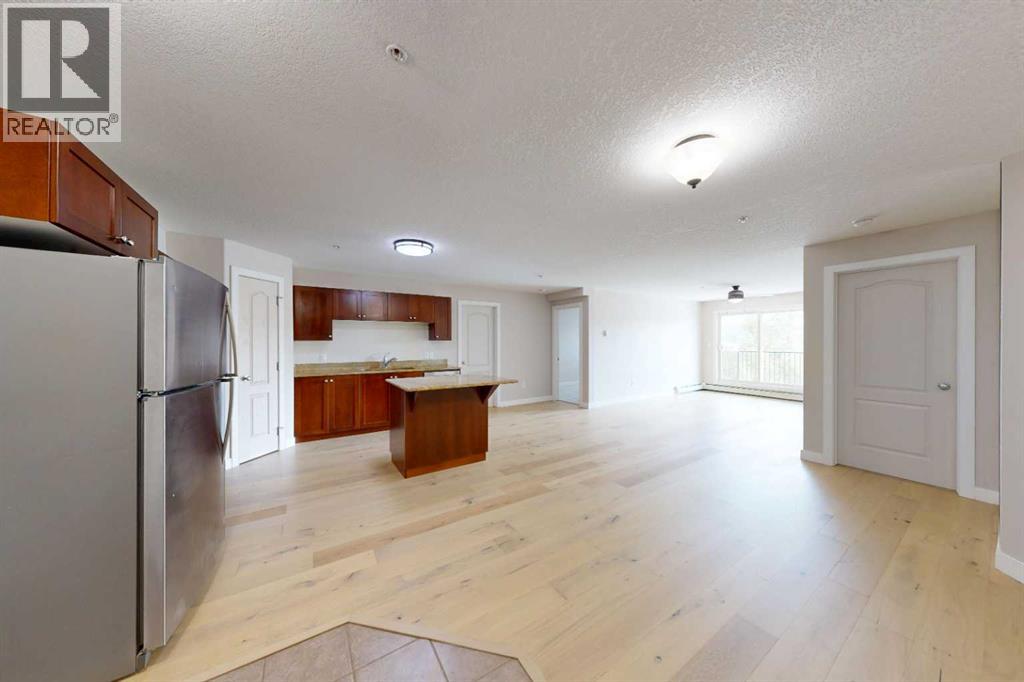 #305 4502 52 Avenue - 4
