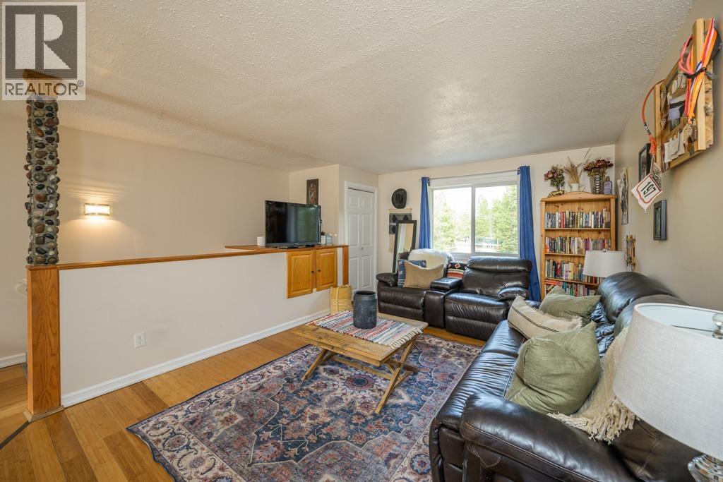 9035 COLUMBIA ROAD - 9