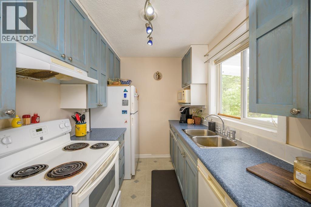 9035 COLUMBIA ROAD - Image 4