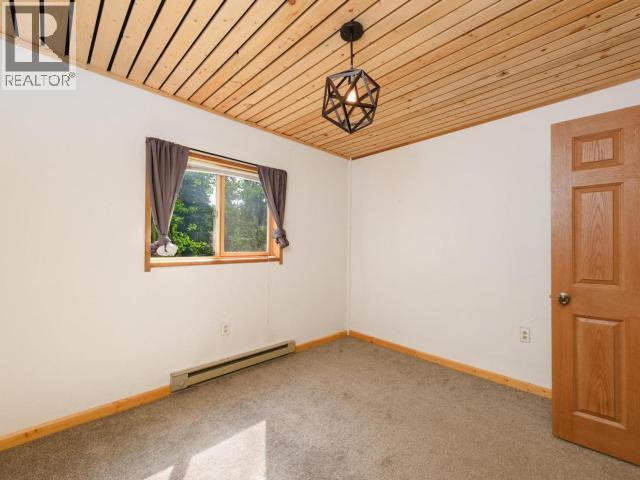 50 DIGGERS DRIVE - 22