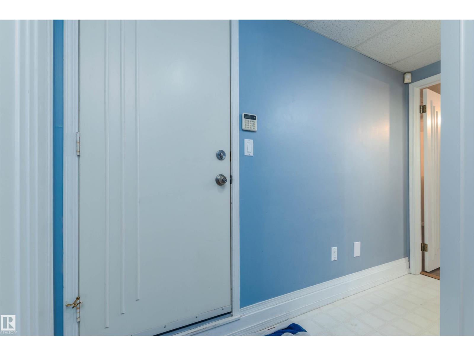 #22 11105 9 AV NW - Image 33