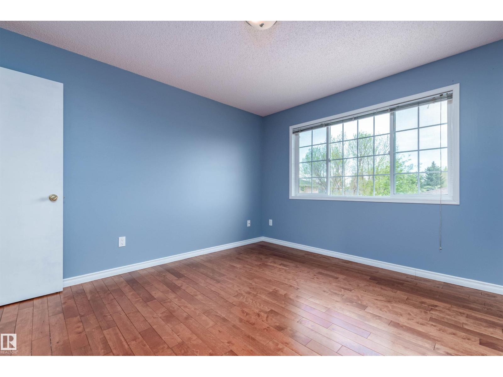#22 11105 9 AV NW - Image 25