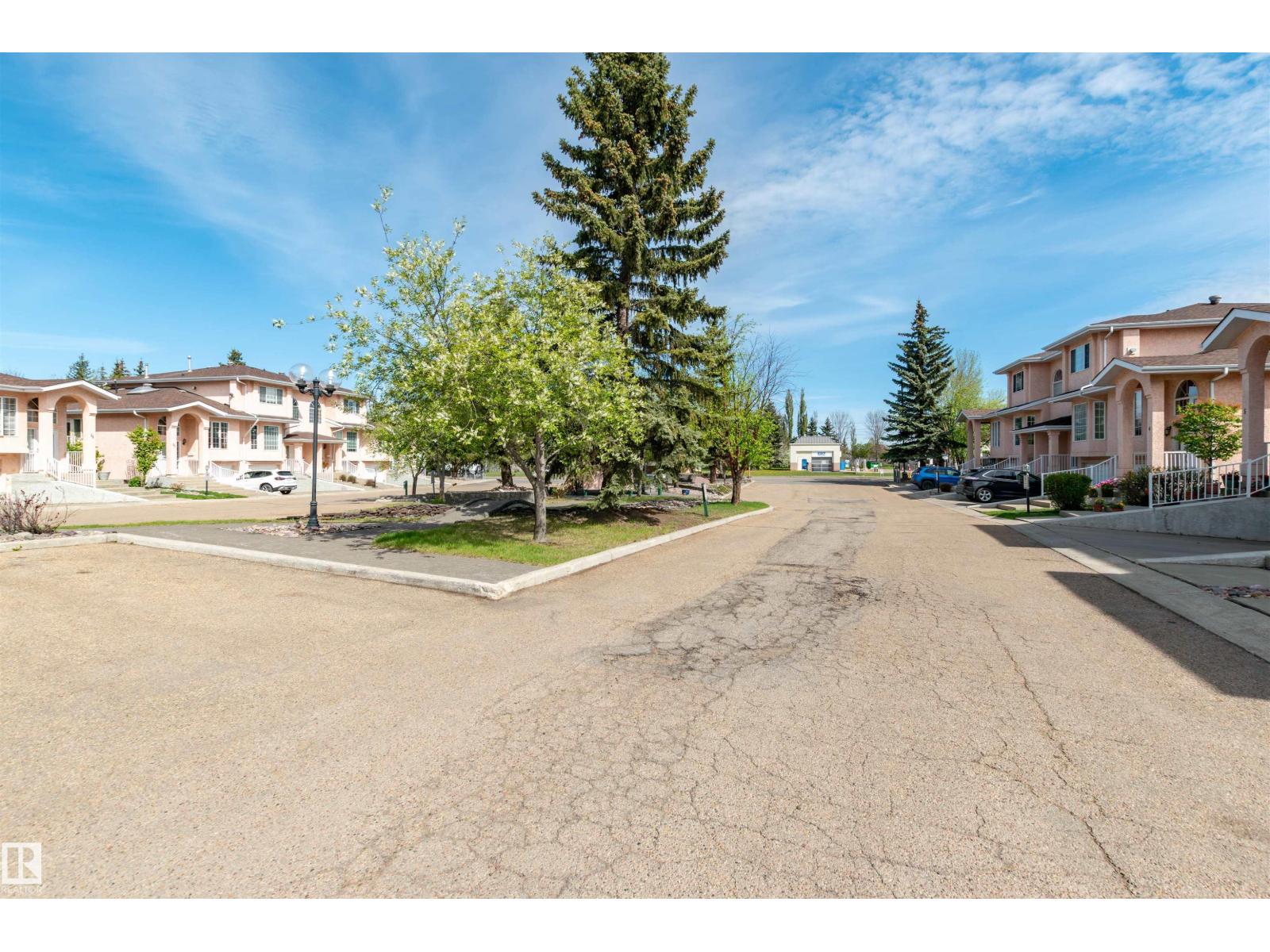 #22 11105 9 AV NW - 44