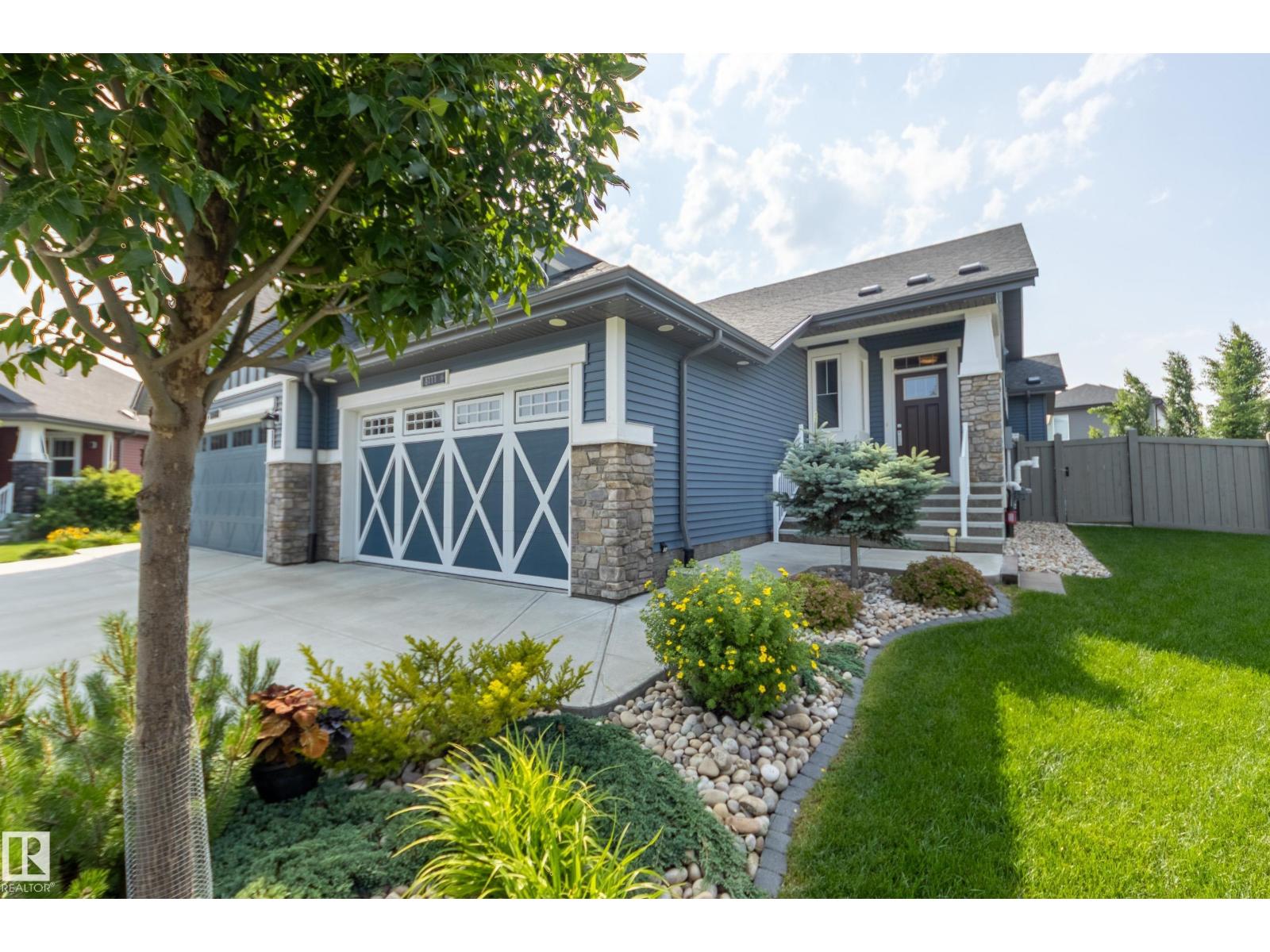 8111 222 ST NW, Rosenthal (Edmonton), Edmonton photo 2