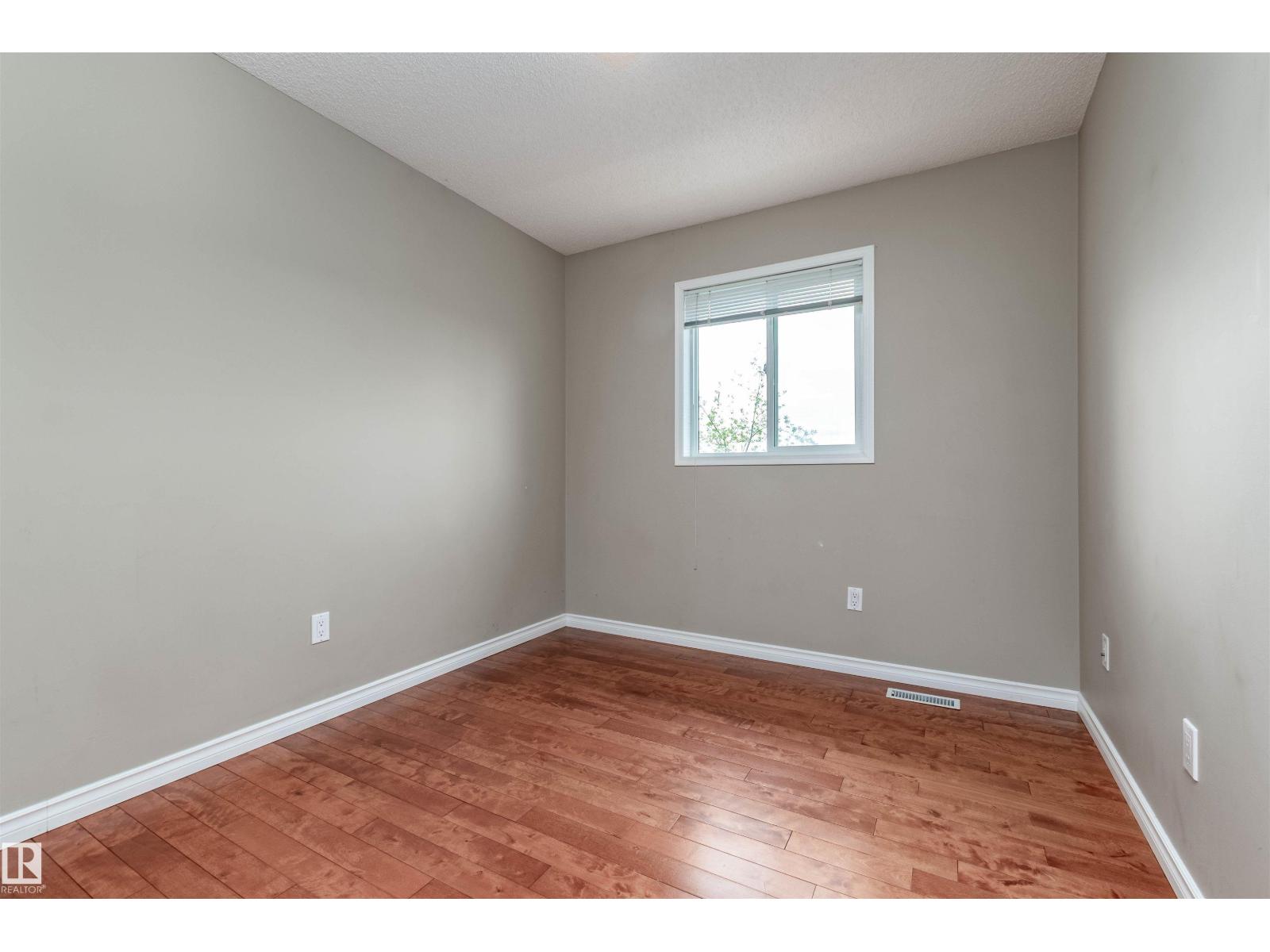 #22 11105 9 AV NW - Image 29