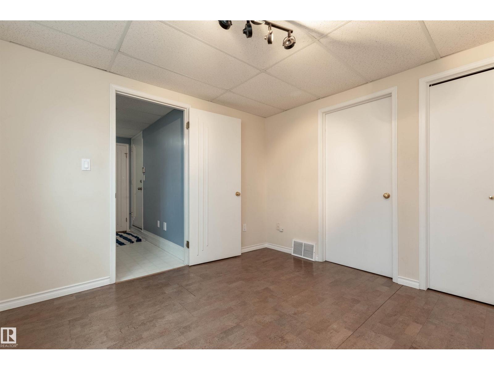 #22 11105 9 AV NW - 36