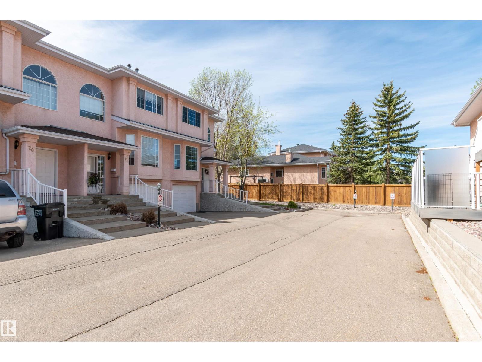 #22 11105 9 AV NW - 43