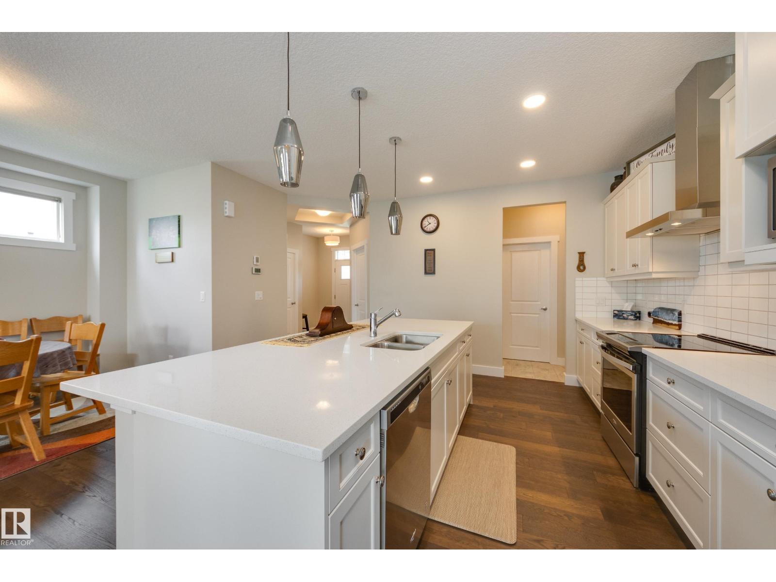 8111 222 ST NW - Image 13