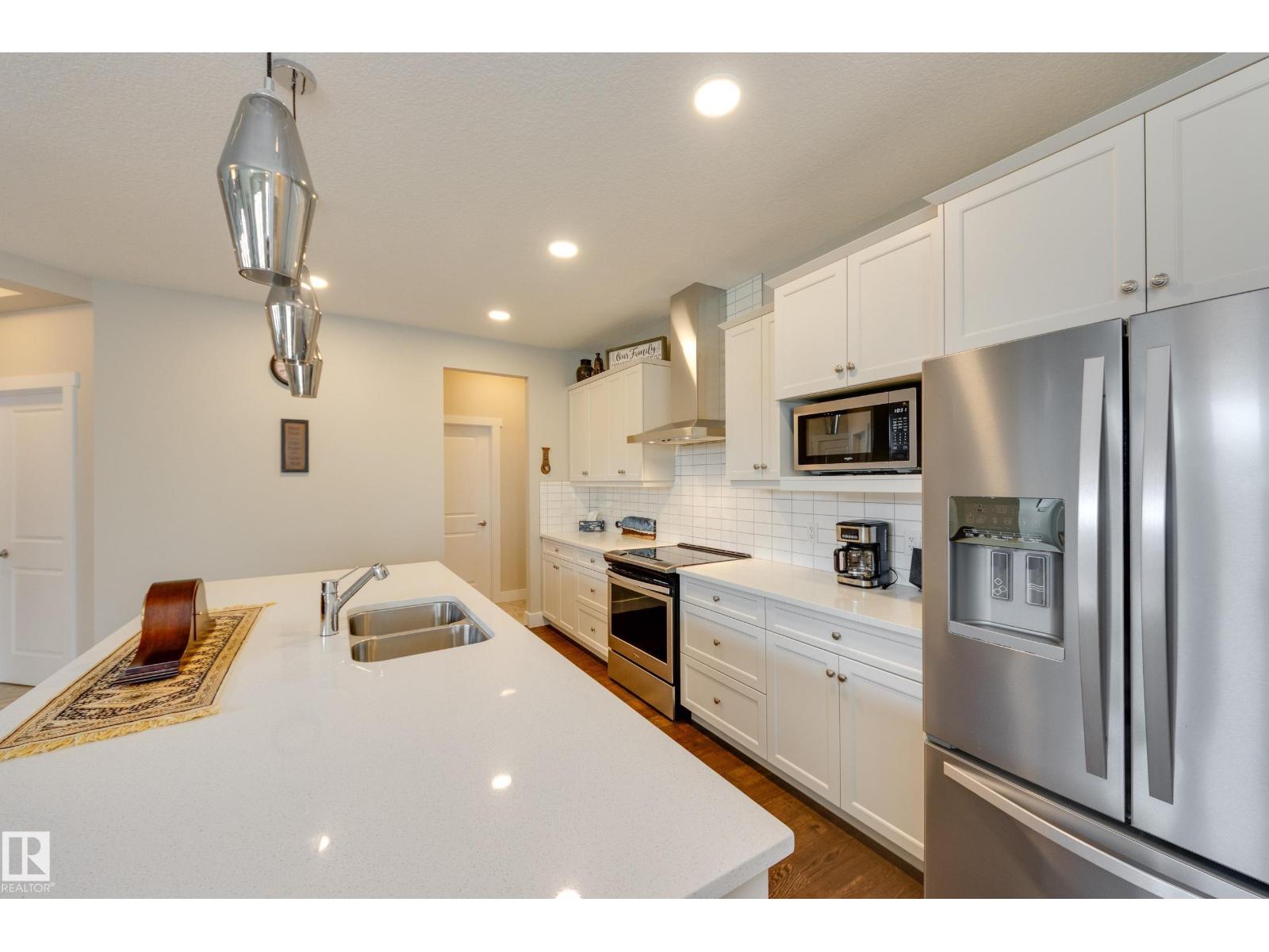 8111 222 ST NW - 12