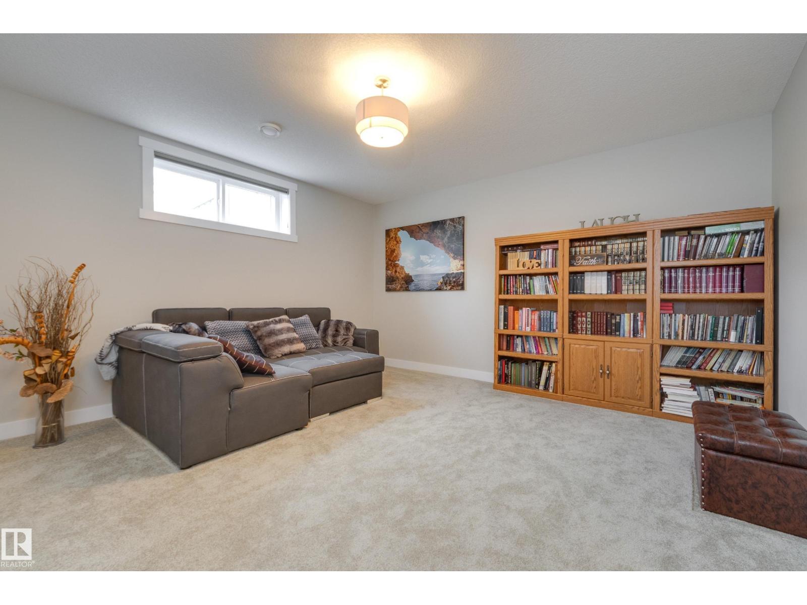 8111 222 ST NW - 26