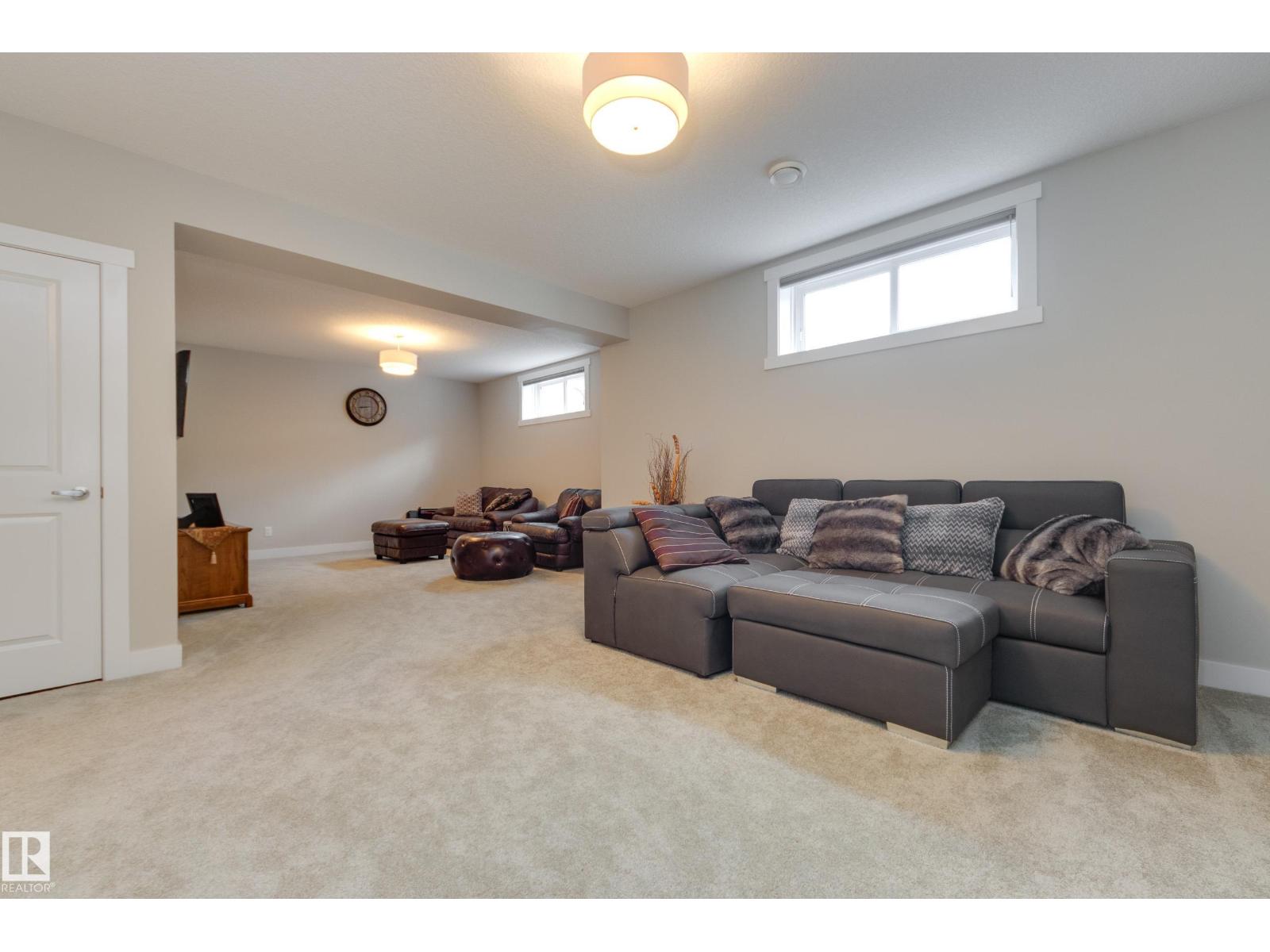 8111 222 ST NW - 27
