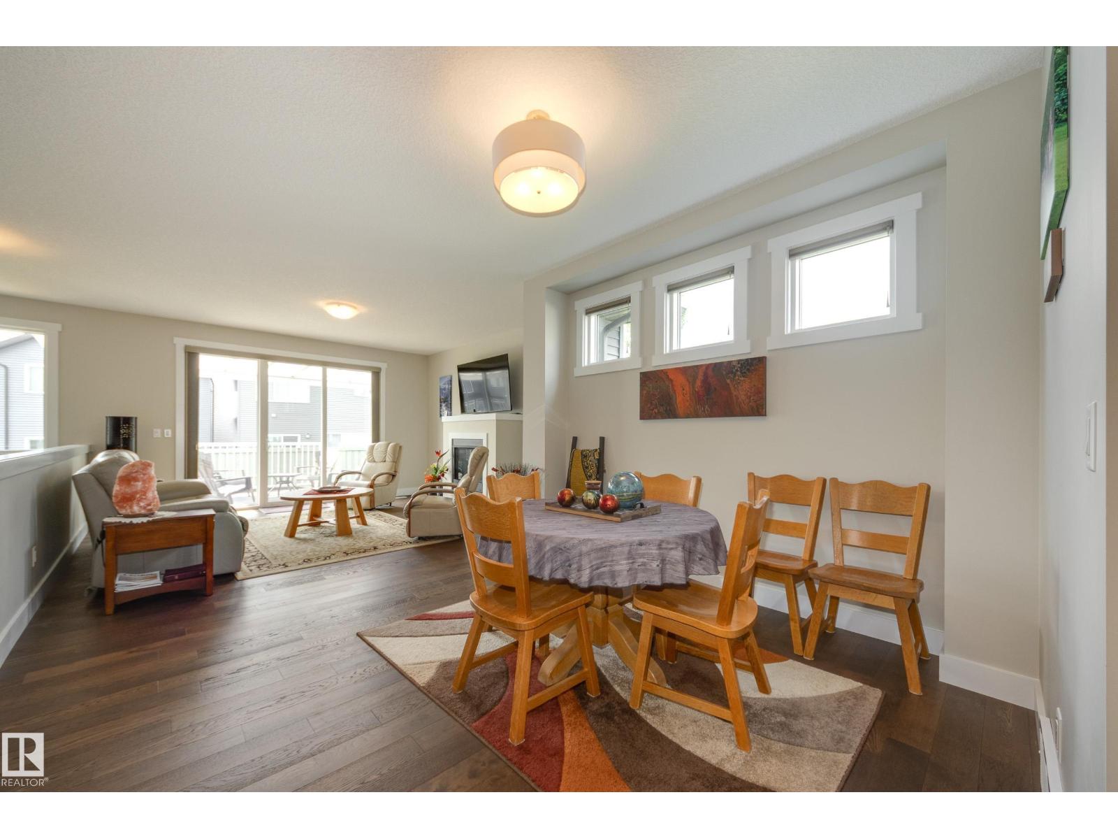 8111 222 ST NW - 6