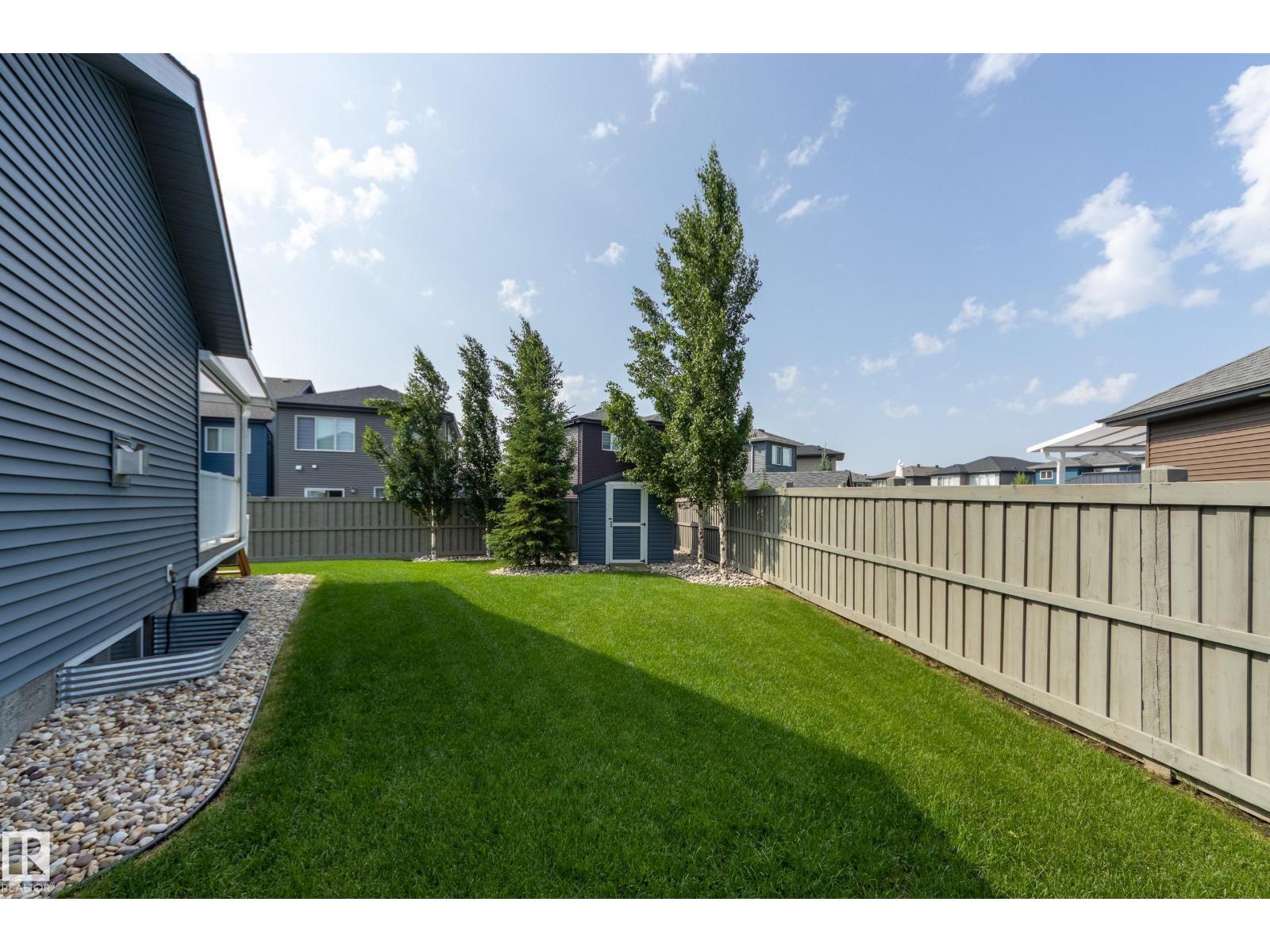 8111 222 ST NW - 36