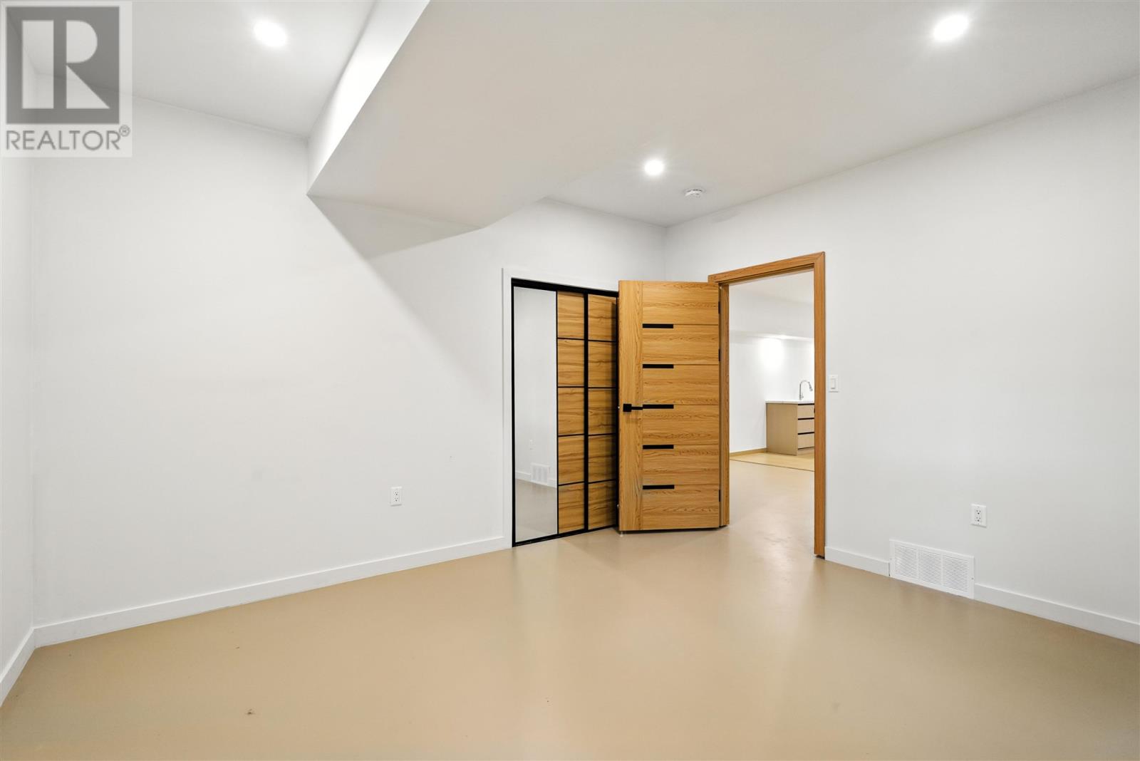 4223 Queen ST - 38