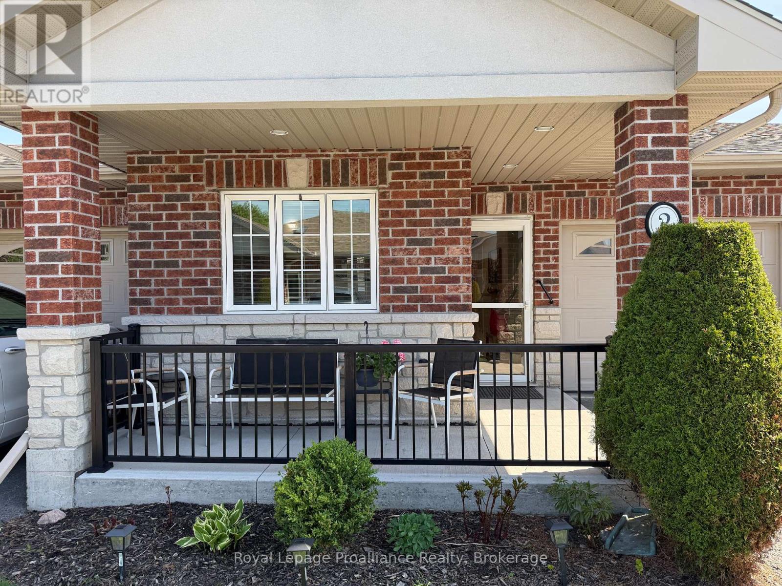 #2 16 LANE AVENUE - Image 3