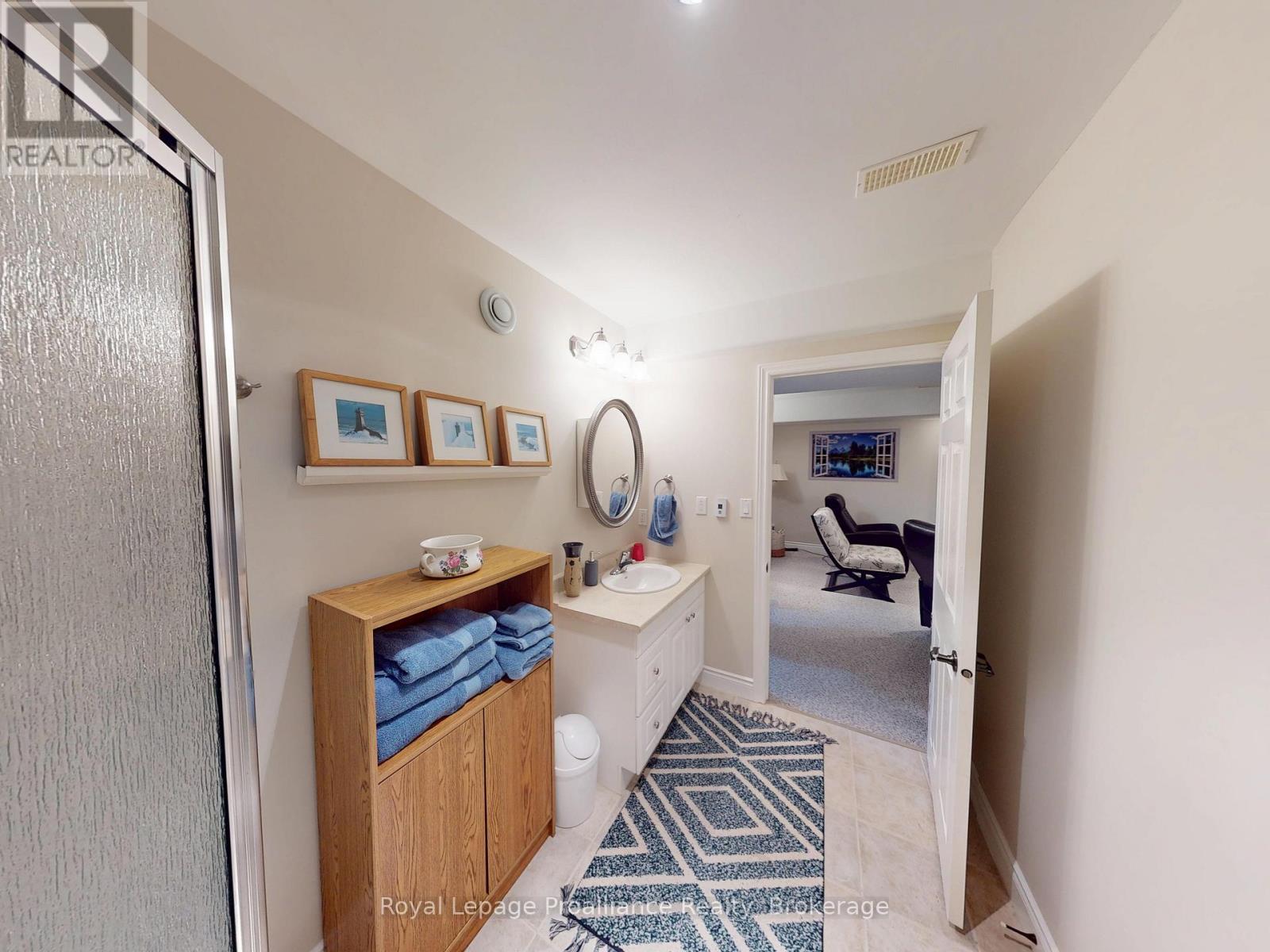 #2 16 LANE AVENUE - Image 30