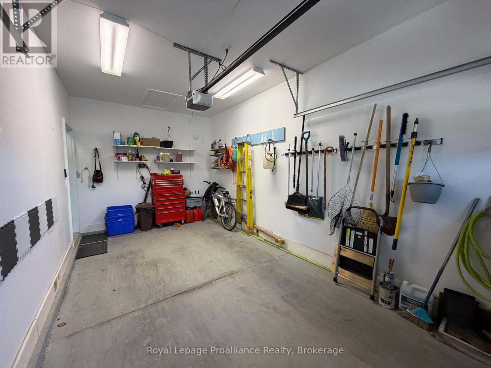 #2 16 LANE AVENUE - 31