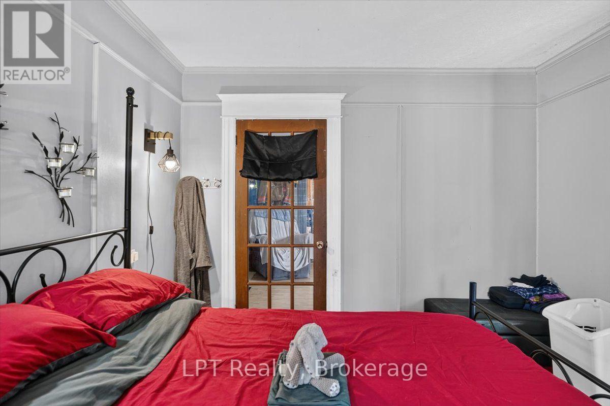 611 ROMAINE STREET - 6