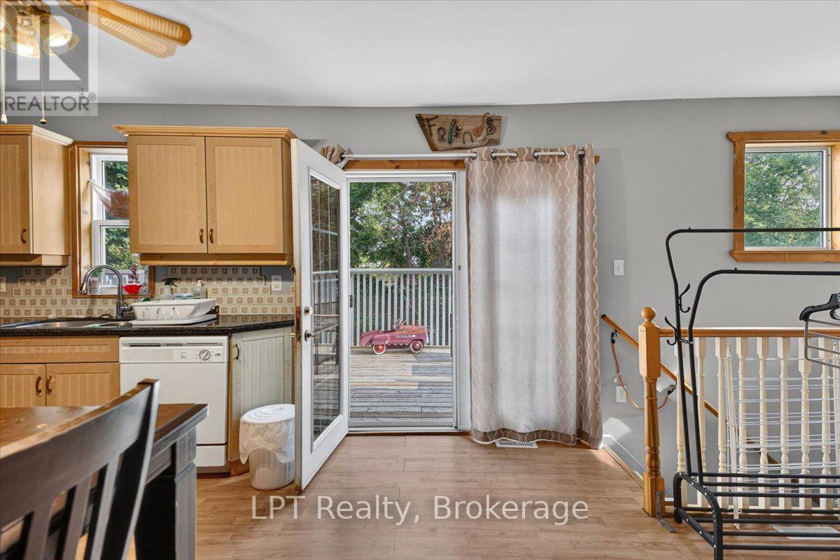611 ROMAINE STREET - 8