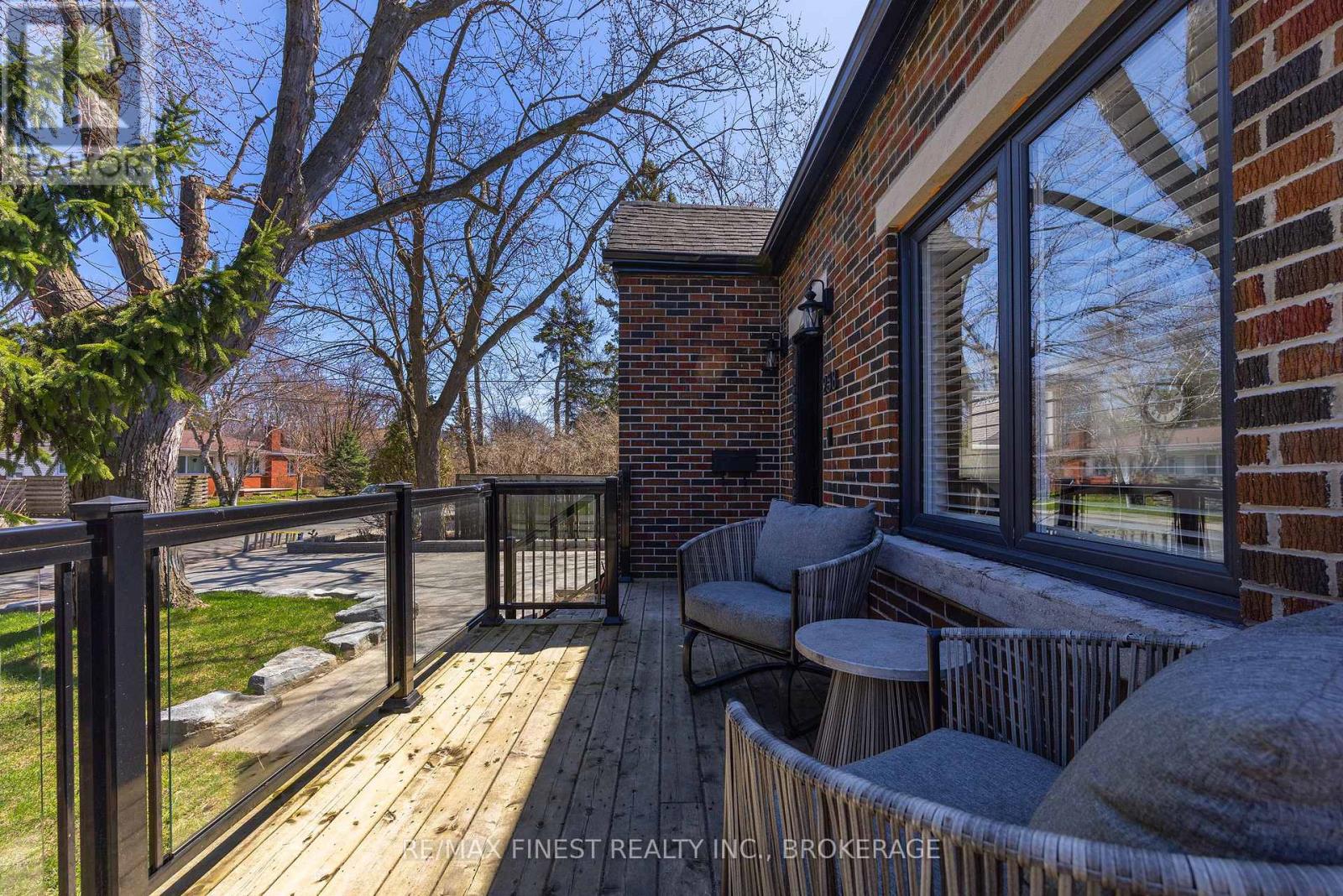 258 COLLEGE STREET - 5