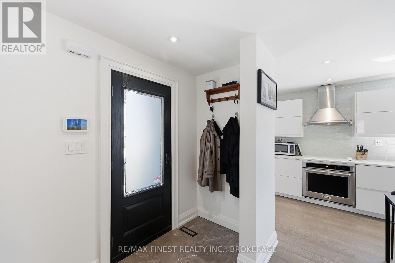 258 COLLEGE STREET - 7