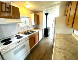 1 Robinson Avenue thumbnail 7