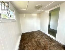 1 Robinson Avenue thumbnail 5