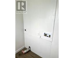 1 Robinson Avenue thumbnail 17