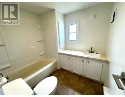1 Robinson Avenue thumbnail 18