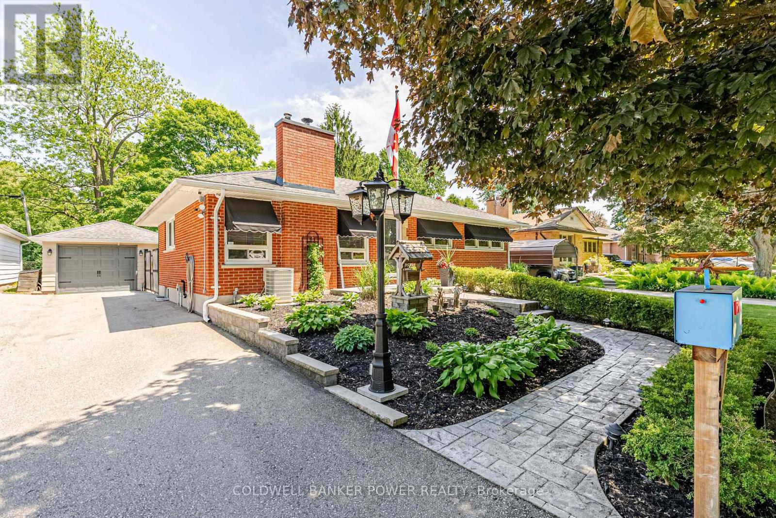 468 JELLICOE CRESCENT - 1