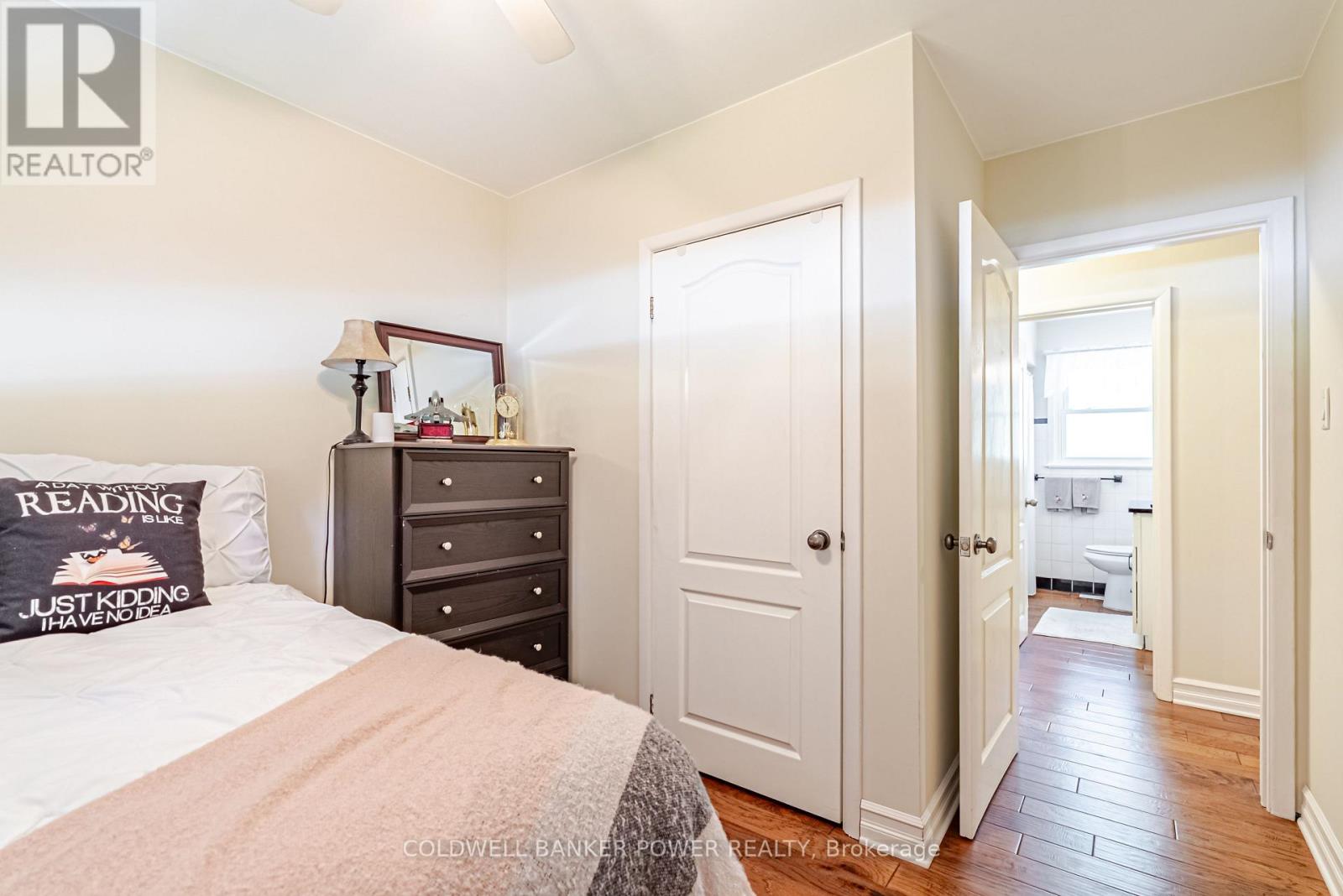 468 JELLICOE CRESCENT - 16