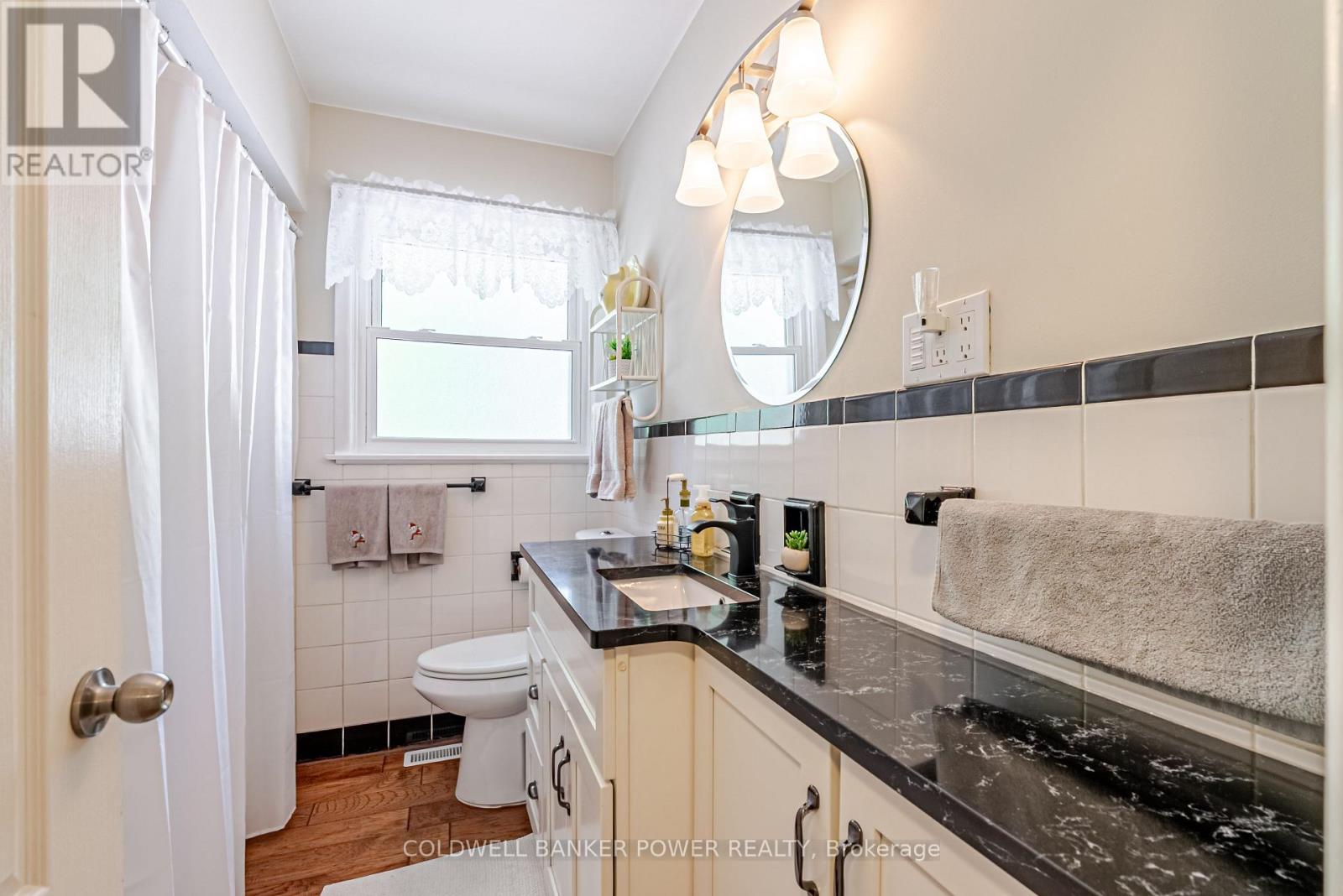 468 JELLICOE CRESCENT - 19
