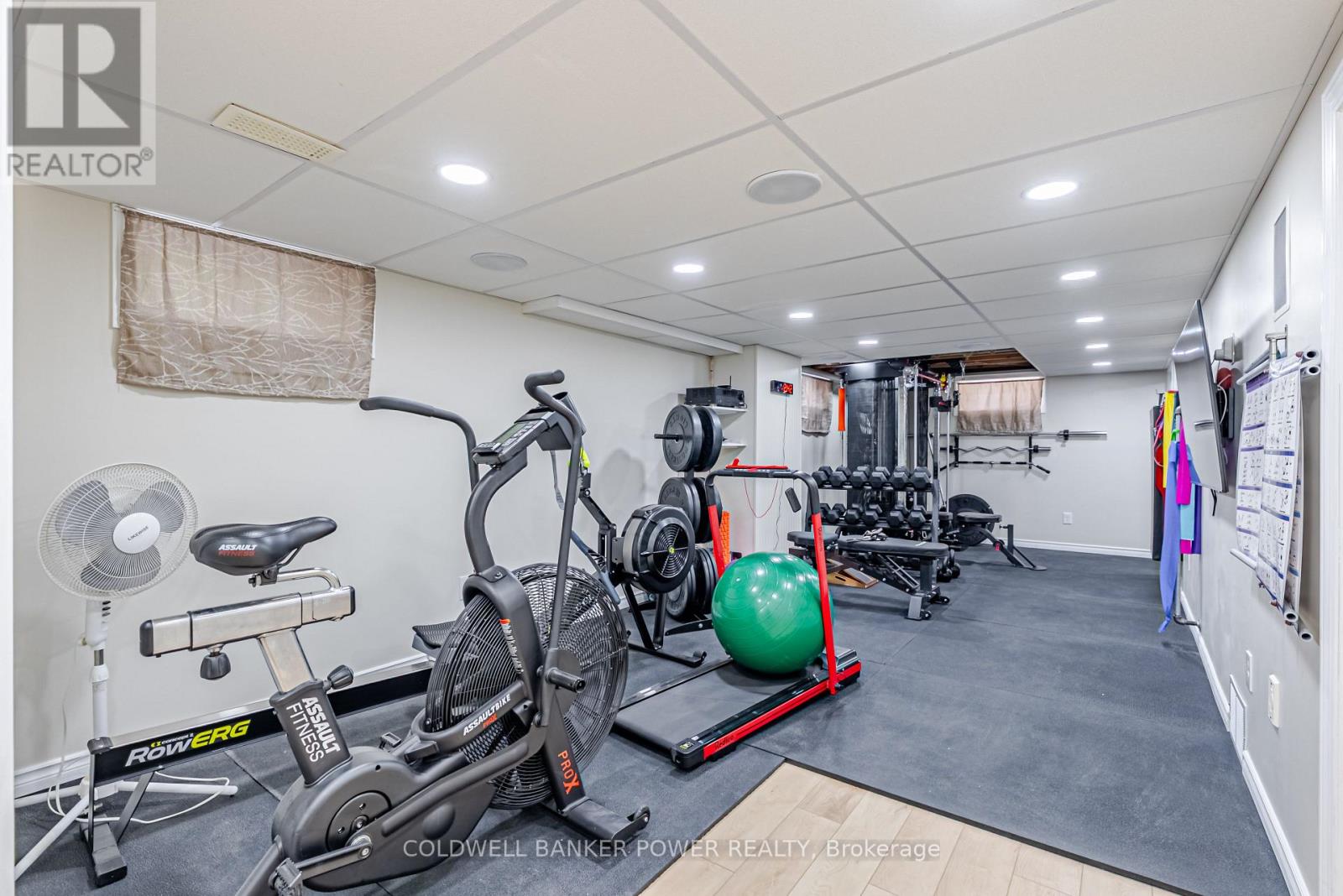 468 JELLICOE CRESCENT - 21