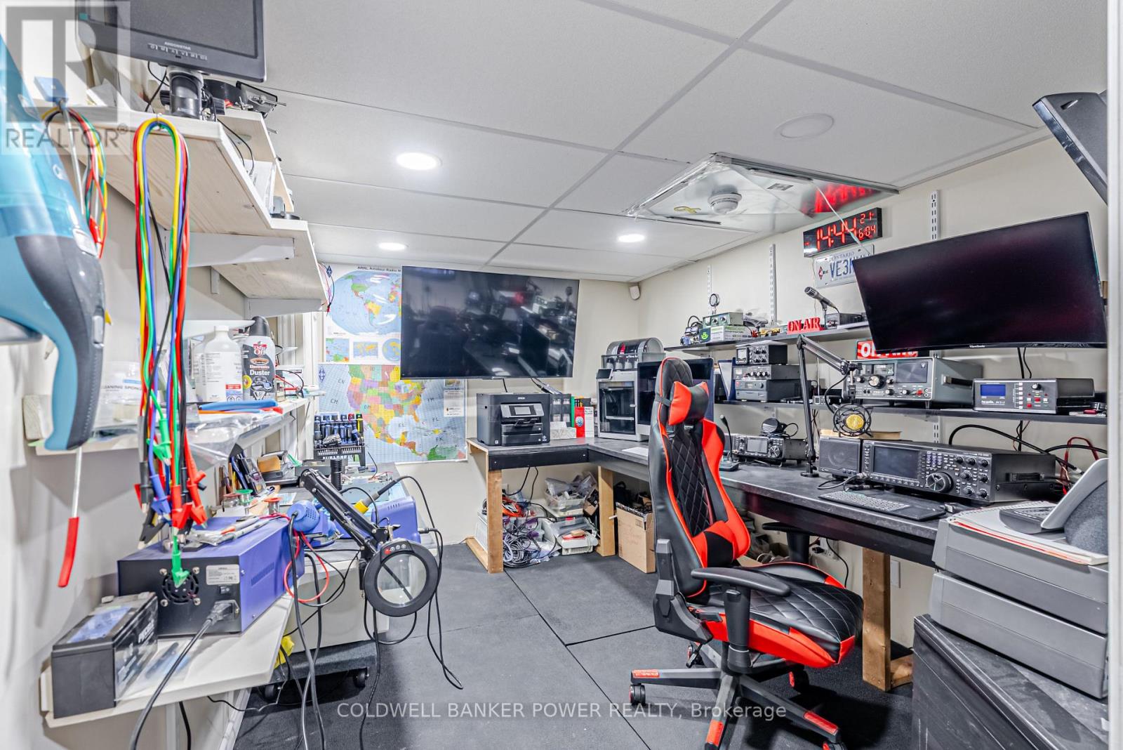 468 JELLICOE CRESCENT - 24