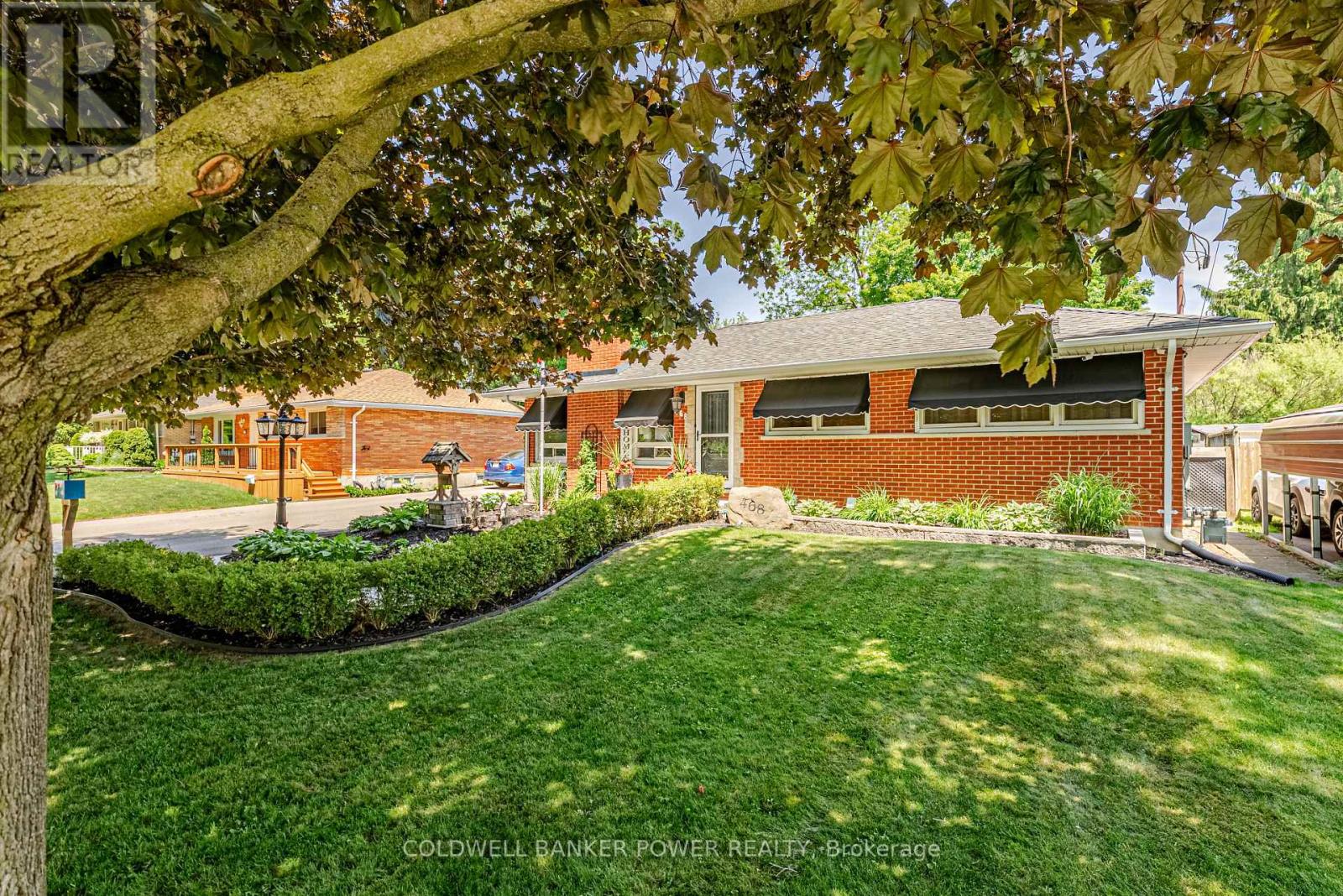 468 JELLICOE CRESCENT - 3