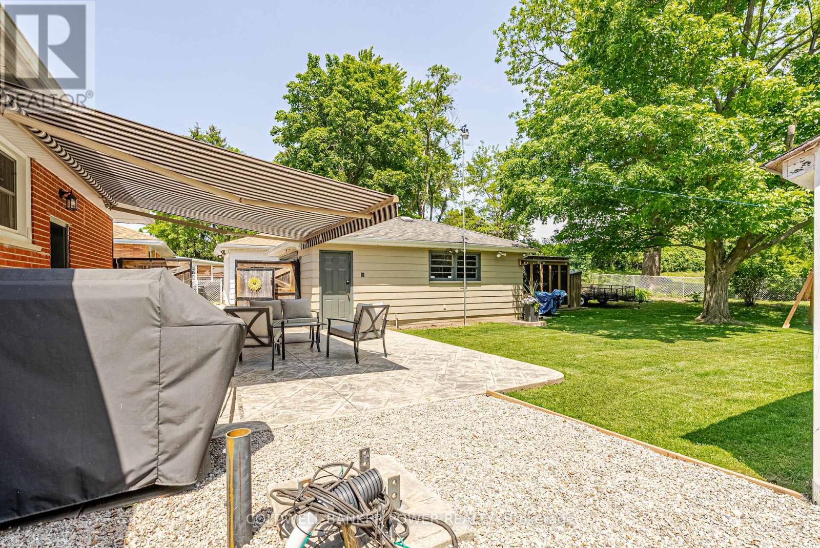 468 JELLICOE CRESCENT - 30